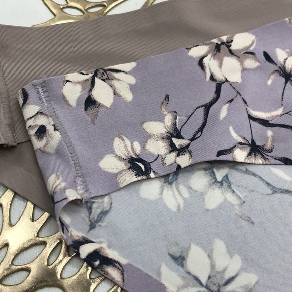 Vince Camuto Pantie 2 Piece Bundle Size Medium - Picture 2 of 10